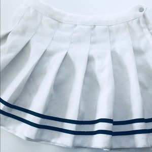 SOLD H&M White Tennis Skirt SIZE 14/32